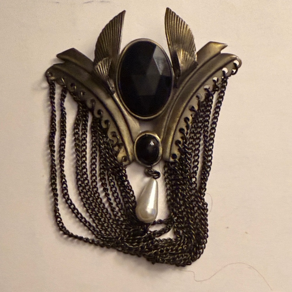 Source Unknown Black and Gold Brooch with Chains